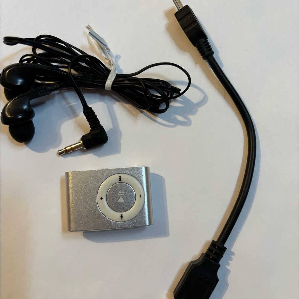 Silver MP3 Player with Earphones and USB Cable Tested And Working